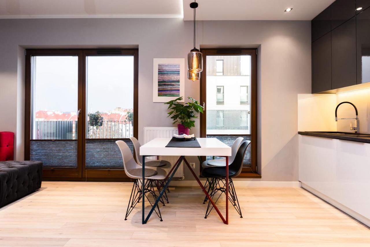 Elegant Business Accommodation With Parking - By Upstairs Cracovia Exterior foto