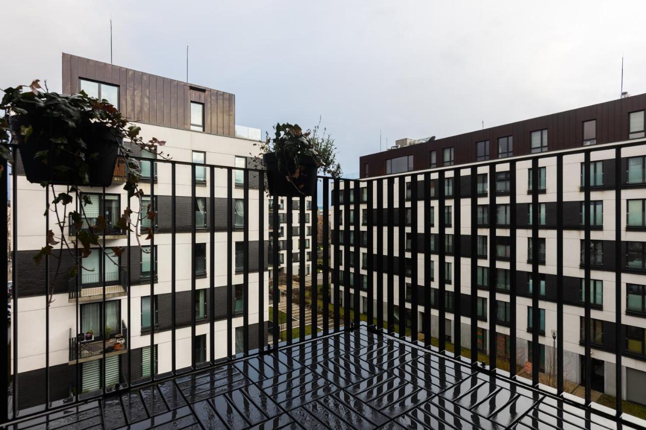 Elegant Business Accommodation With Parking - By Upstairs Cracovia Exterior foto